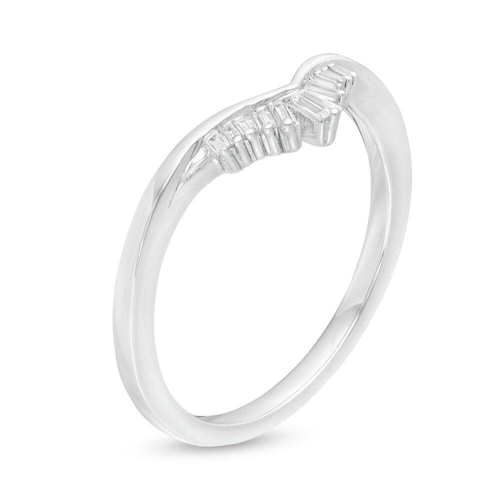 1/10 Cttw Baguette Diamond Chevron Anniversary Band in 14K White Gold (0.1 Ct, I-I2)